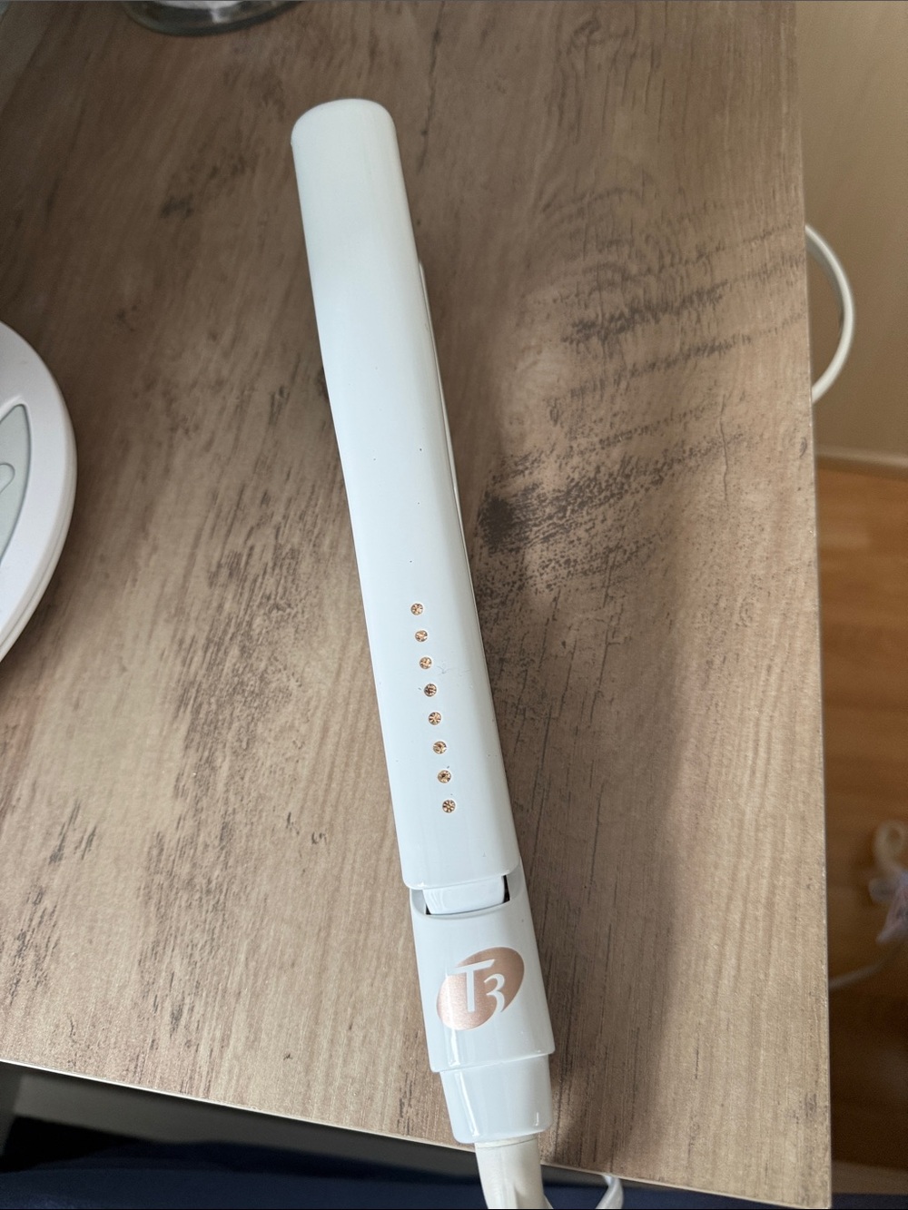 T3 Single Pass Style Max 1” Flat Iron